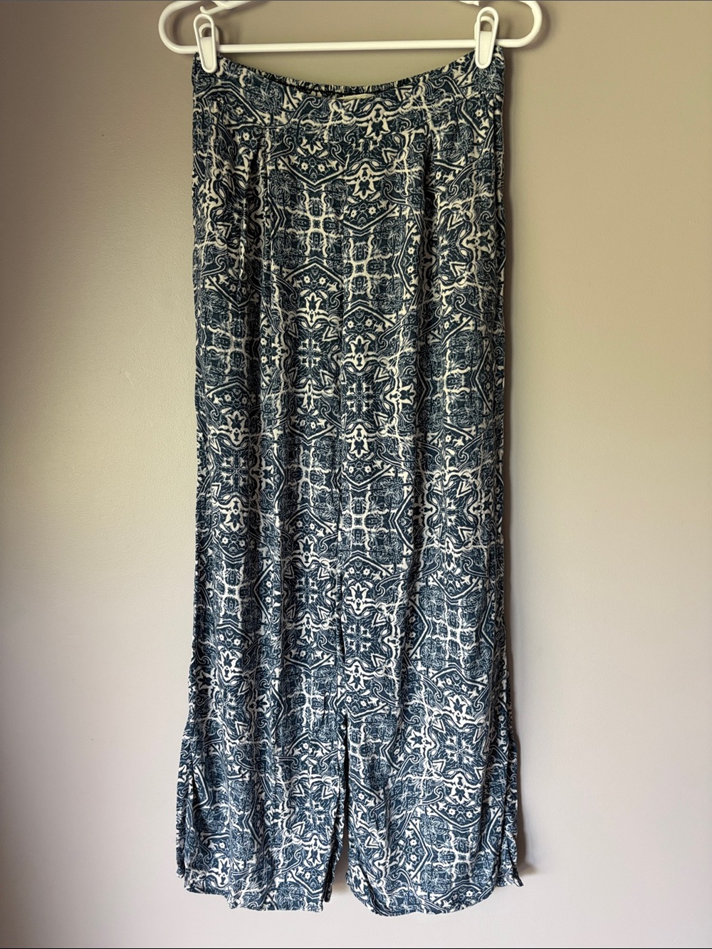 Abercrombie & Fitch blue and white tile-patterned Fuid wide-leg Palazzo Pants